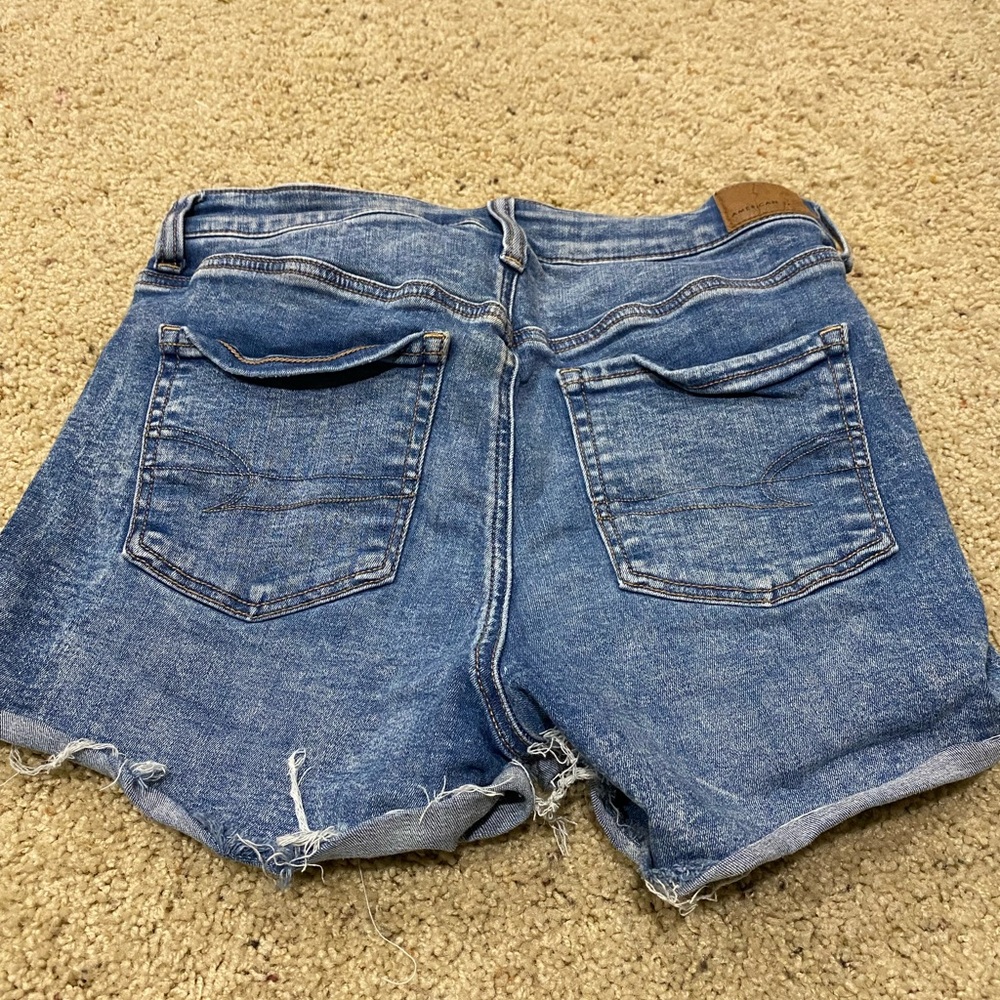 American Eagle Women's Denim Shorts, Size 8, Blue Hi-Rise Shortie - Picture 6 of 6